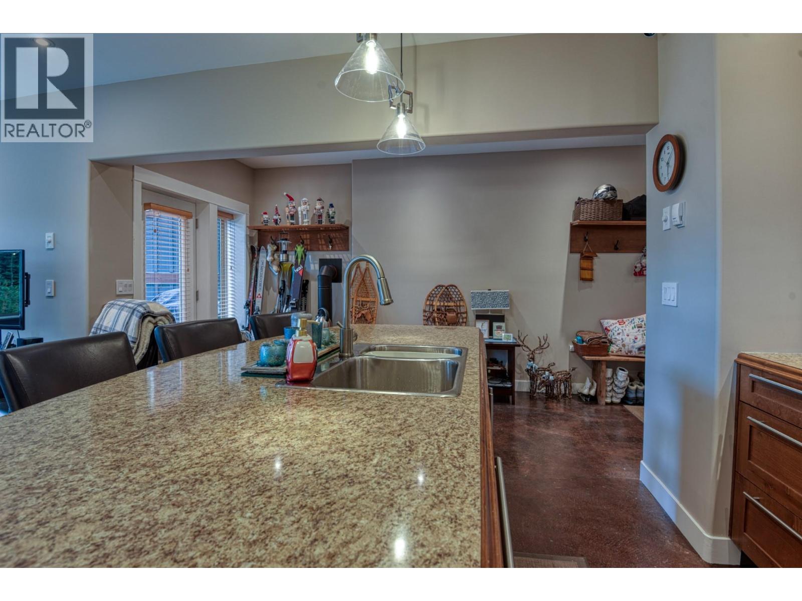 306 Creekview Road Unit# 12, Apex Mountain, British Columbia  V0H 1K0 - Photo 11 - 10399490