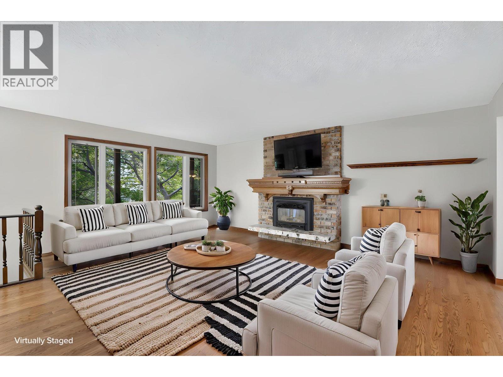 4685 Westridge Drive, Kelowna, British Columbia  V1W 3A8 - Photo 4 - 10400746