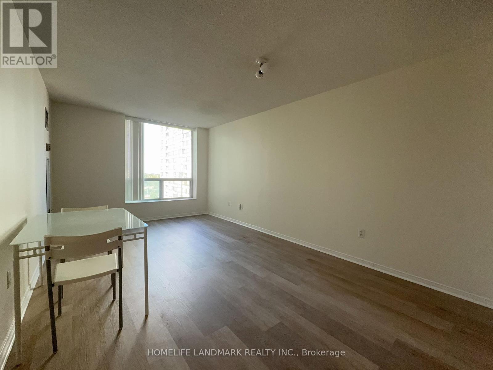 1001 - 18 PEMBERTON AVENUE photo 11
