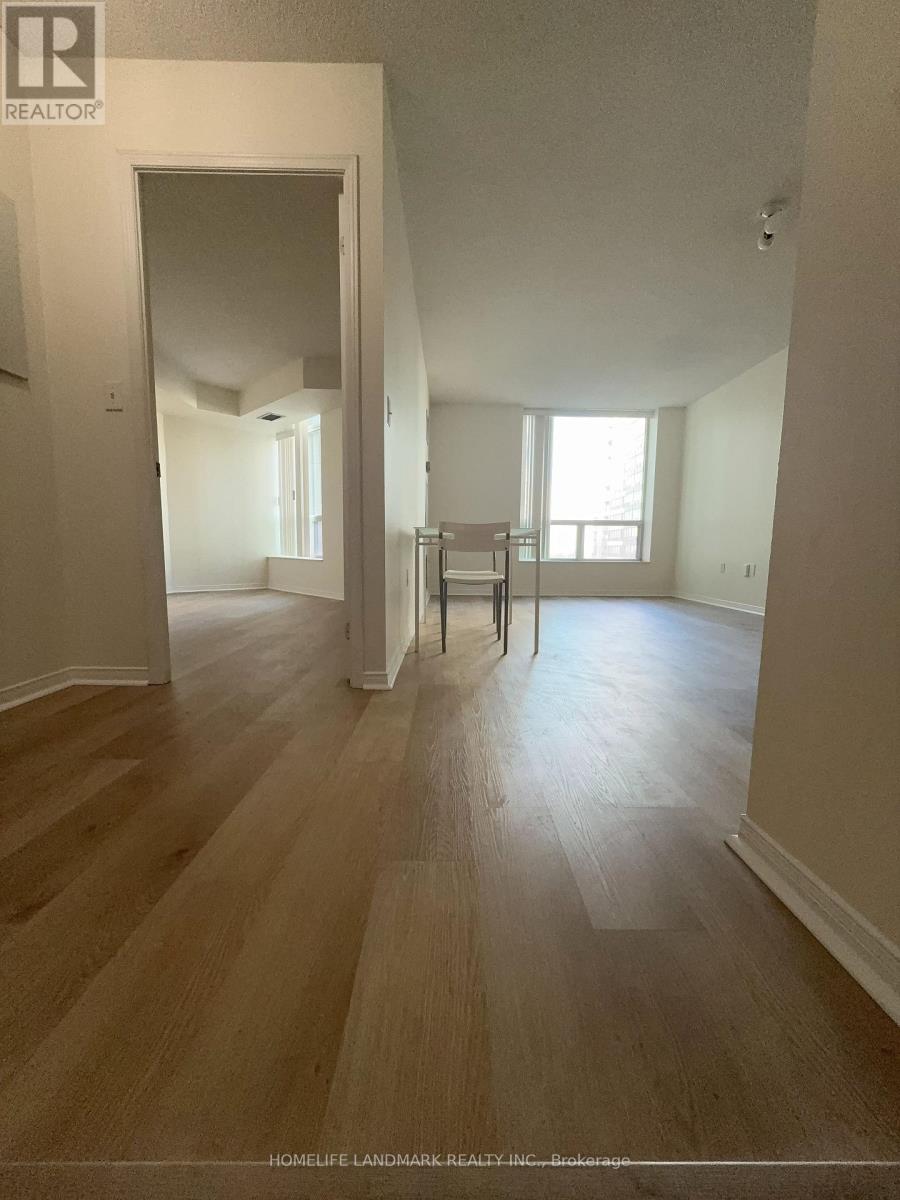 1001 - 18 PEMBERTON AVENUE photo 8