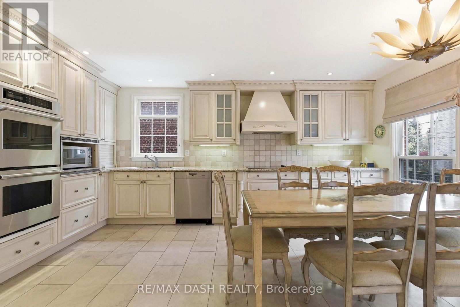 268 Lonsdale Road, Toronto, Ontario  M4V 1X1 - Photo 16 - C13721998