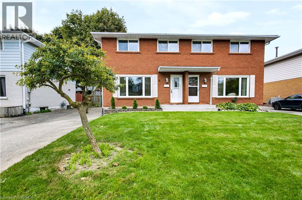 33 COACHWOOD Road, Brantford, Ontario