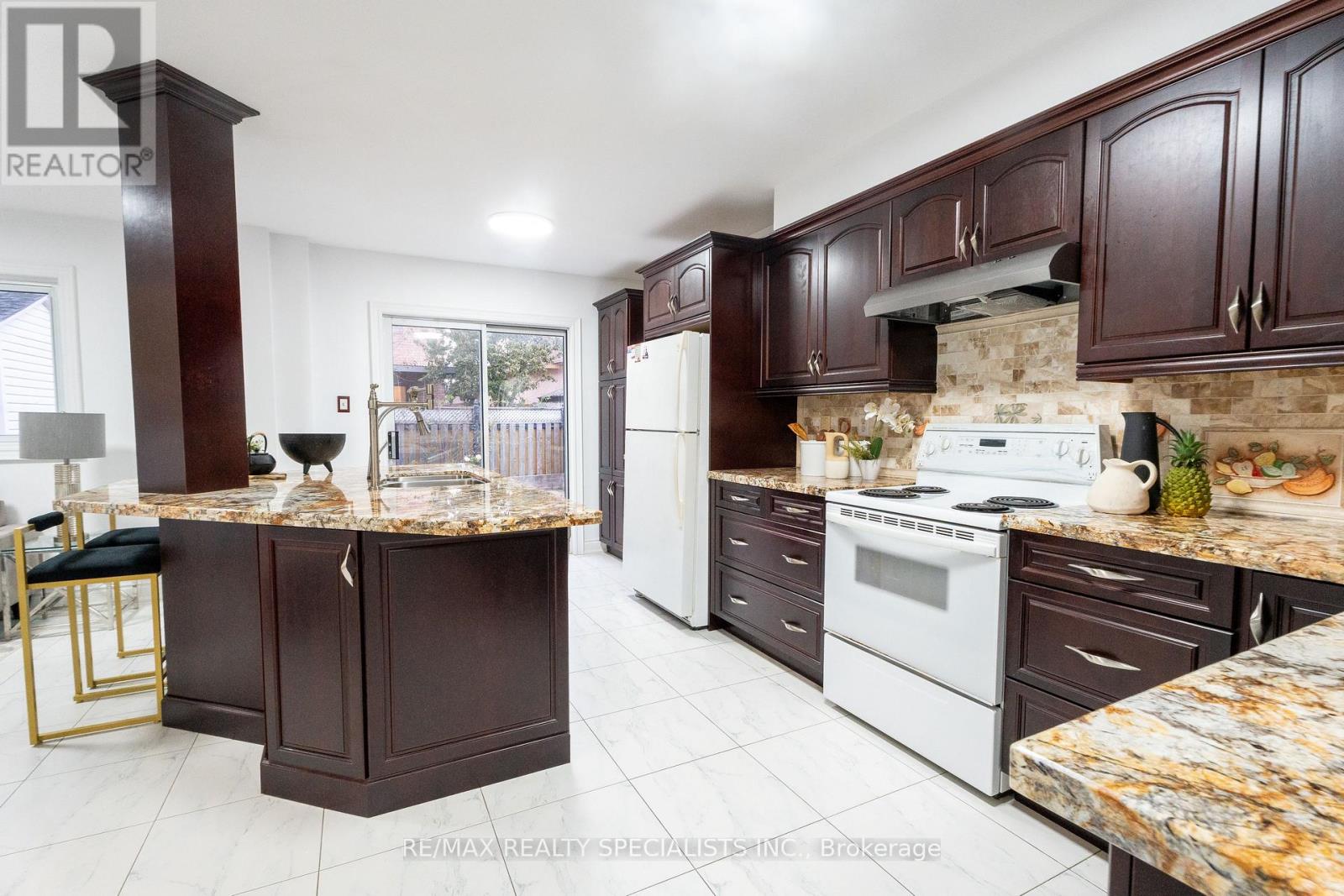 25 Carabram Court, Brampton, Ontario  L6X 4M2 - Photo 15 - W13813898
