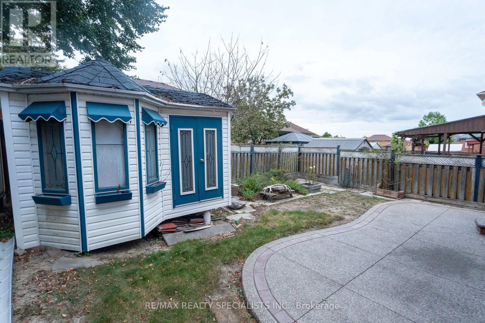 25 Carabram Court, Brampton, Ontario  L6X 4M2 - Photo 35 - W13813898
