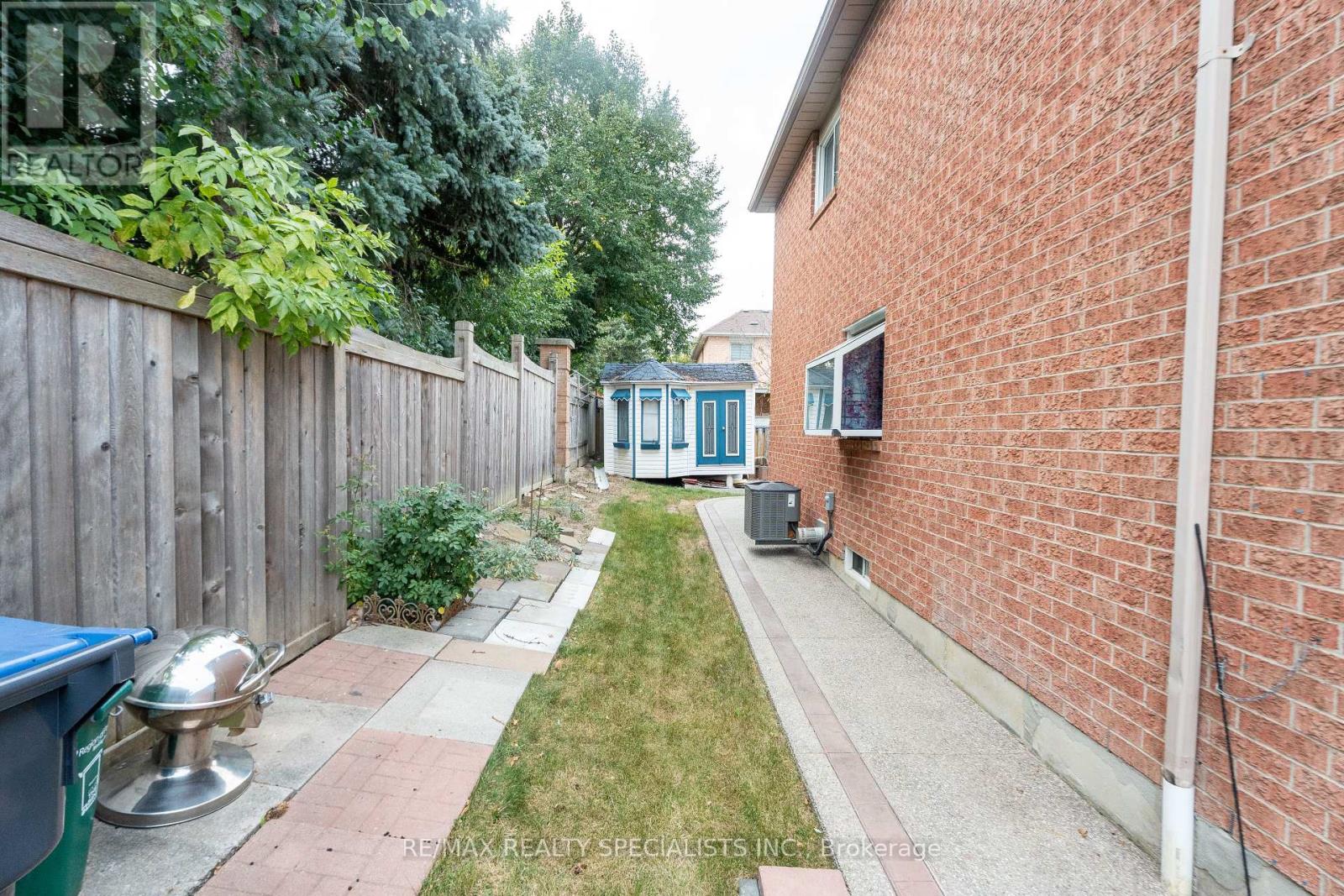 25 Carabram Court, Brampton, Ontario  L6X 4M2 - Photo 34 - W13813898