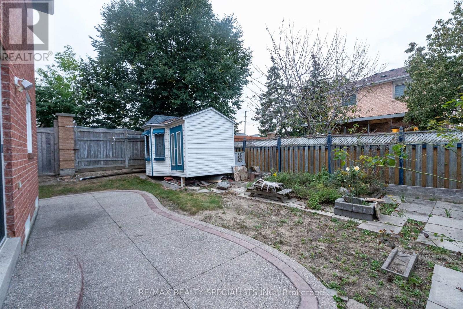 25 Carabram Court, Brampton, Ontario  L6X 4M2 - Photo 36 - W13813898