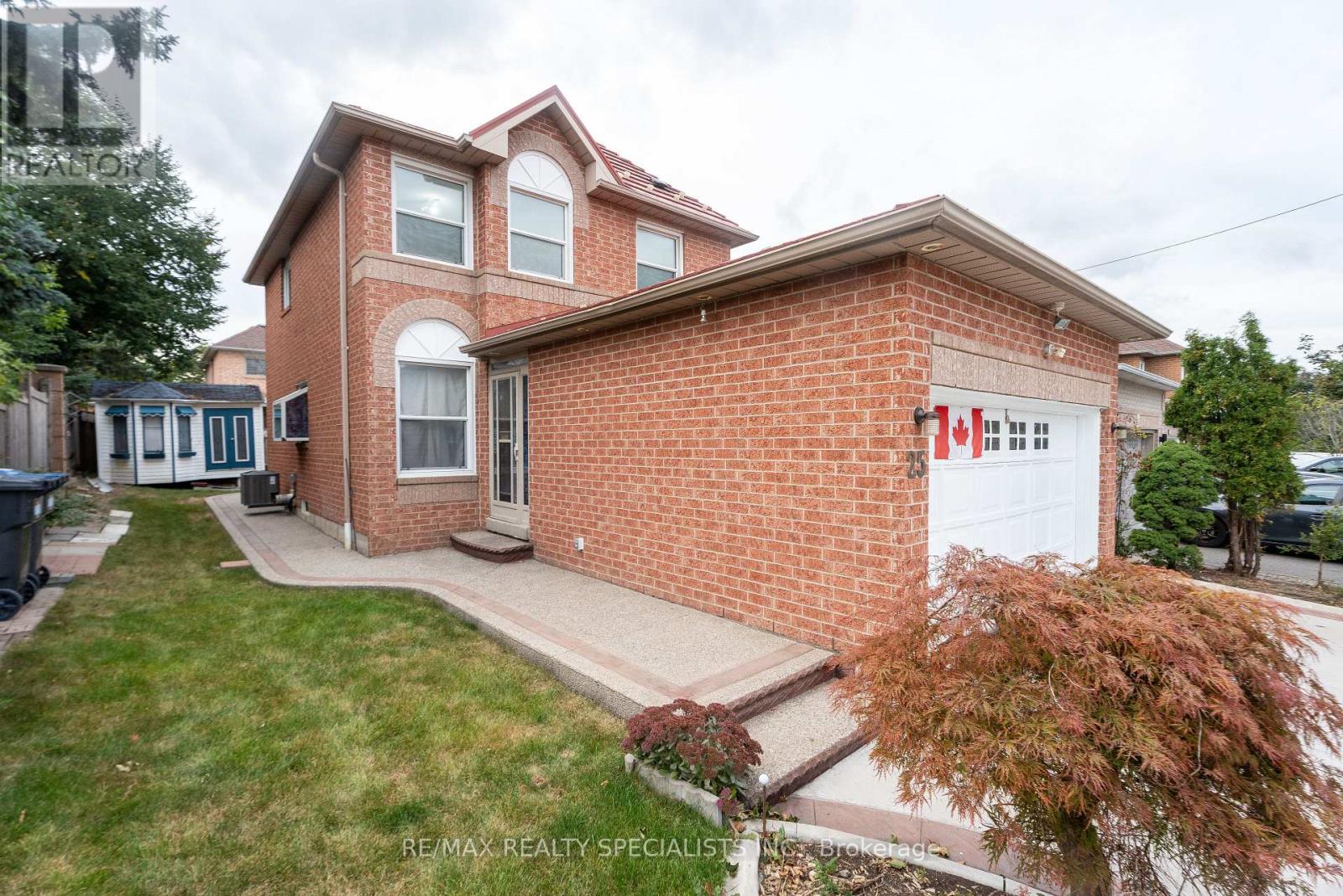 25 Carabram Court, Brampton, Ontario  L6X 4M2 - Photo 5 - W13813898