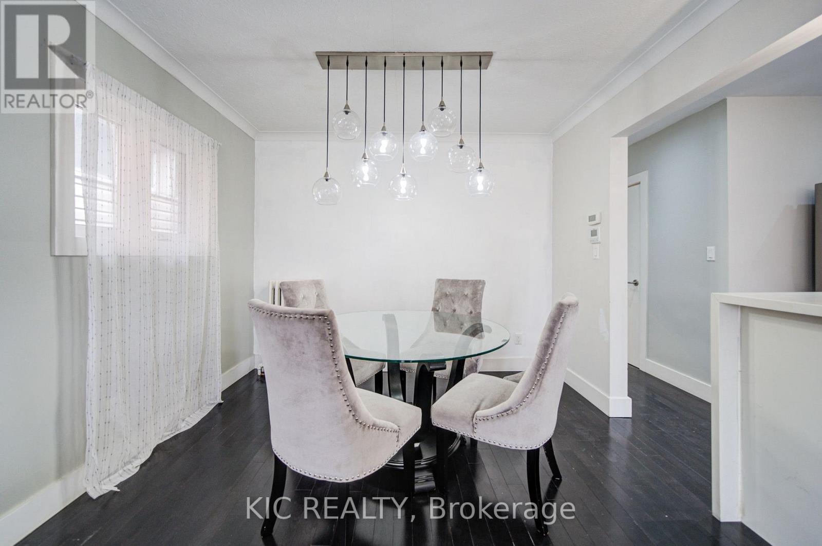 35 Montcalm Avenue Nw, Toronto, Ontario  M6E 4N5 - Photo 30 - W13817060