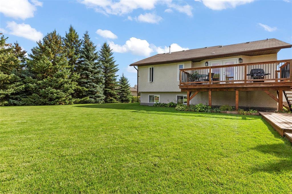 120 Eagle Place, Steinbach, Manitoba  R5G 2A1 - Photo 3 - 202623839