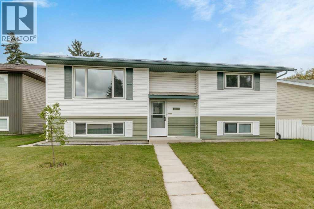 4131 53 Avenue photo 1