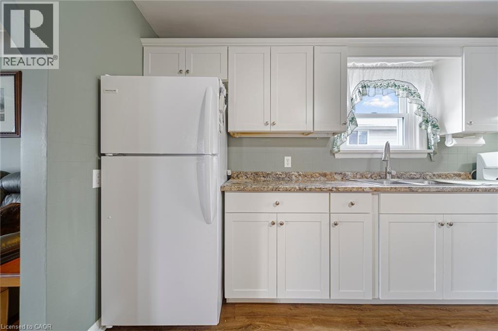 205 Crysler Street, Delhi, Ontario N4B 1H9 - Photo 11 - 40860399
