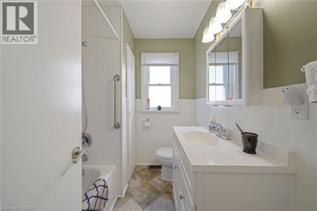 205 Crysler Street, Delhi, Ontario N4B 1H9 - Photo 22 - 40860399