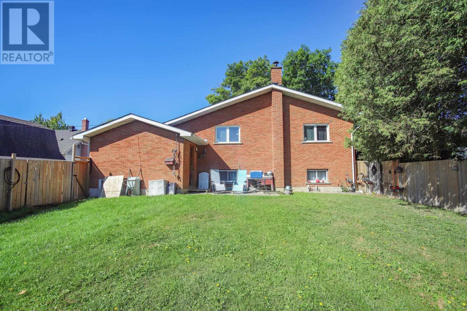 560 Lake ST photo 36
