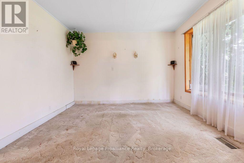 294 MOIRA STREET E photo 23