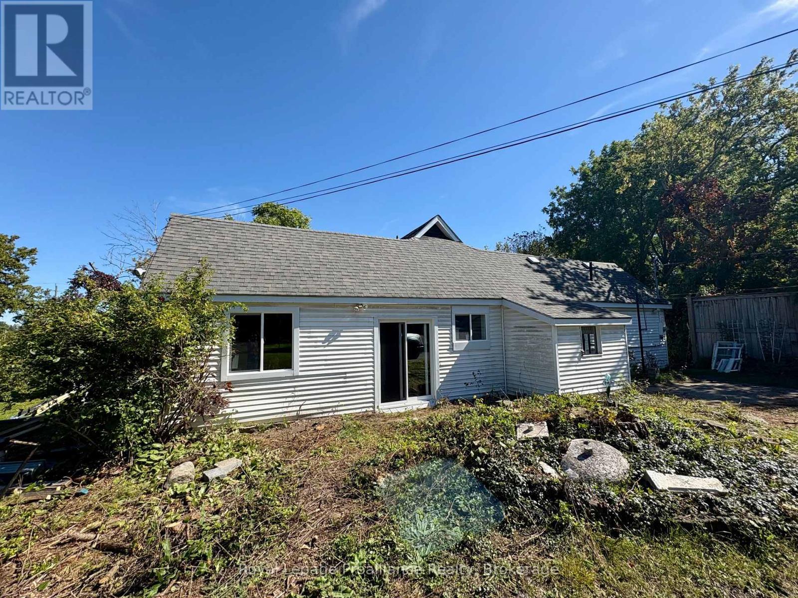 294 MOIRA STREET E photo 5