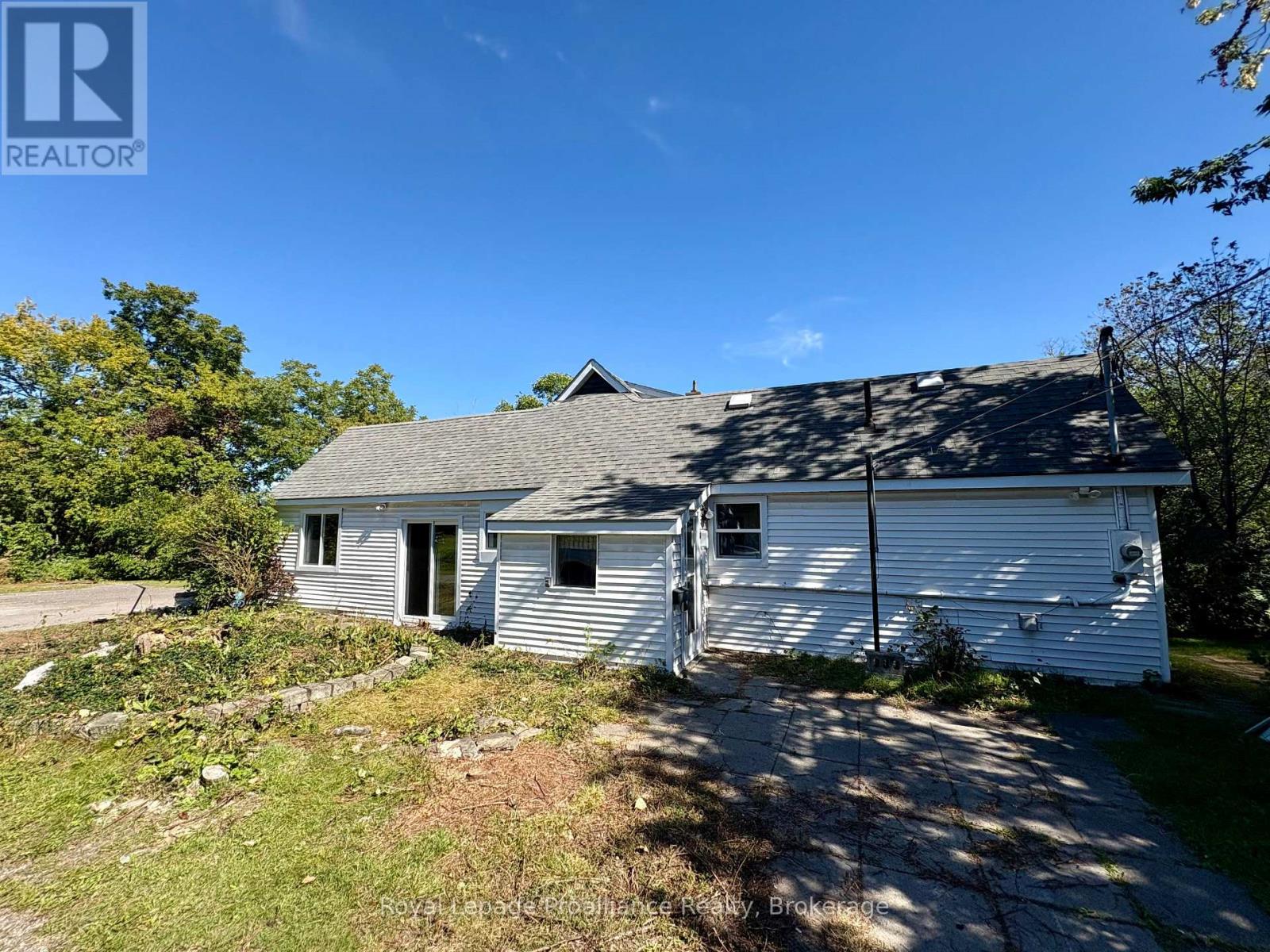 294 MOIRA STREET E photo 6