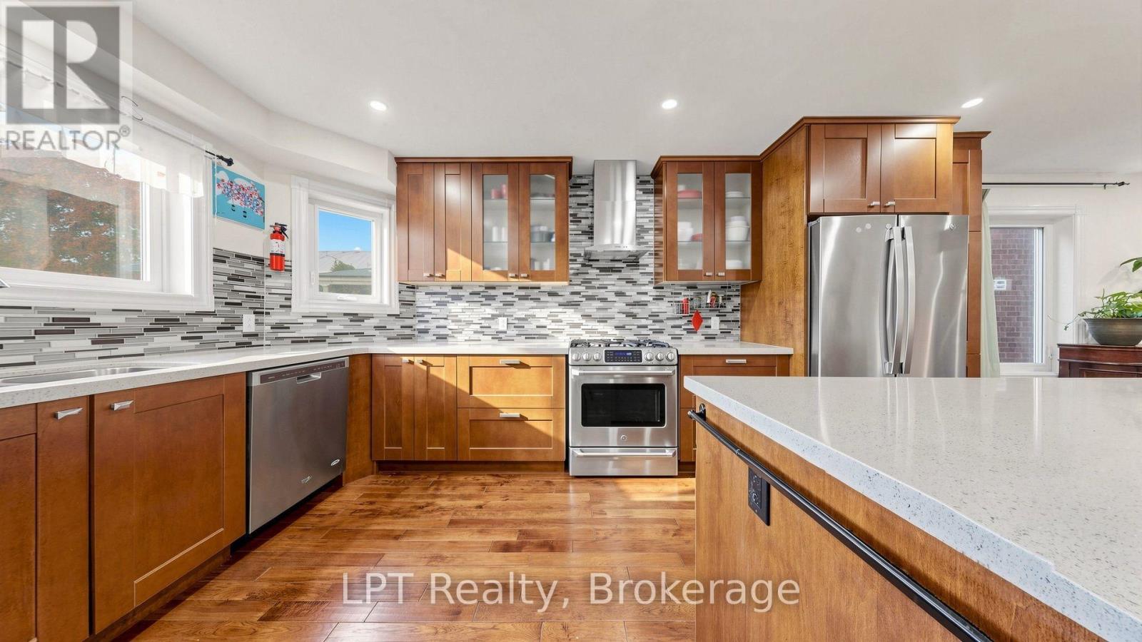 18 Tawn Crescent S, Ajax, Ontario  L1Z 1J1 - Photo 9 - E13819628