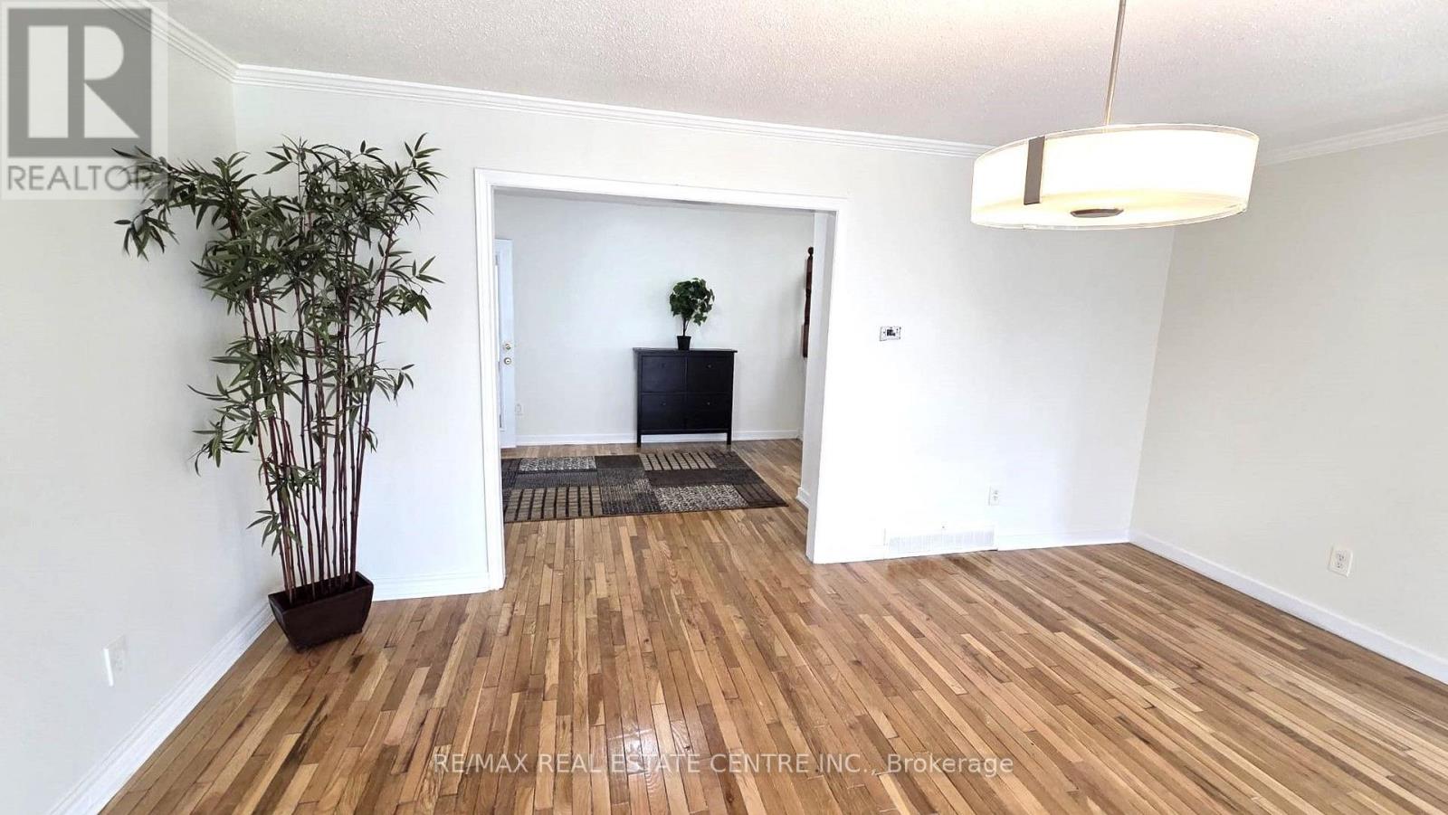 20 Ainsworth Street, Hamilton, Ontario  L8J 1T1 - Photo 3 - X13776778