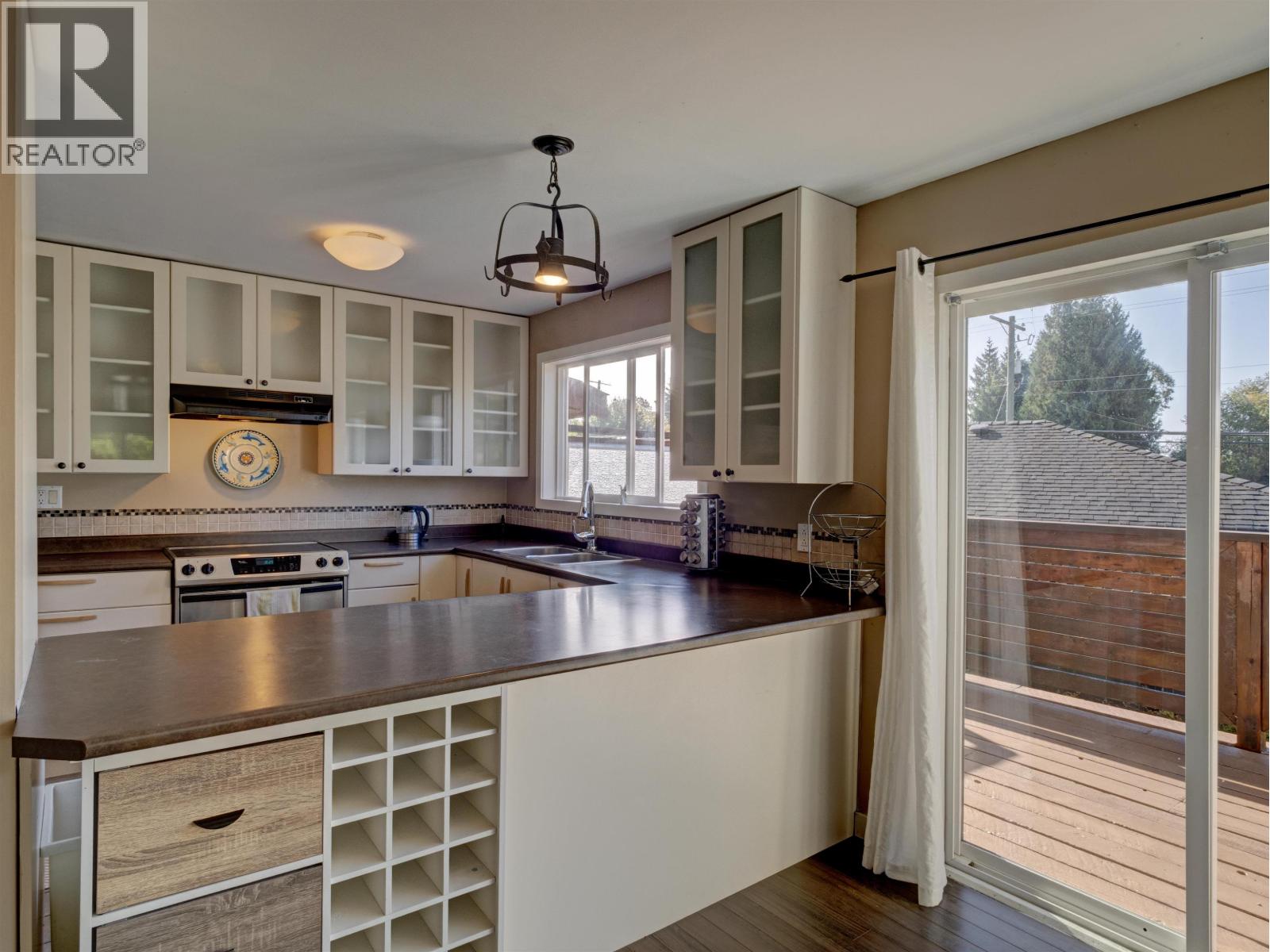 5582 Emerson Road, Sechelt, British Columbia  V7Z 0R8 - Photo 5 - R3167462