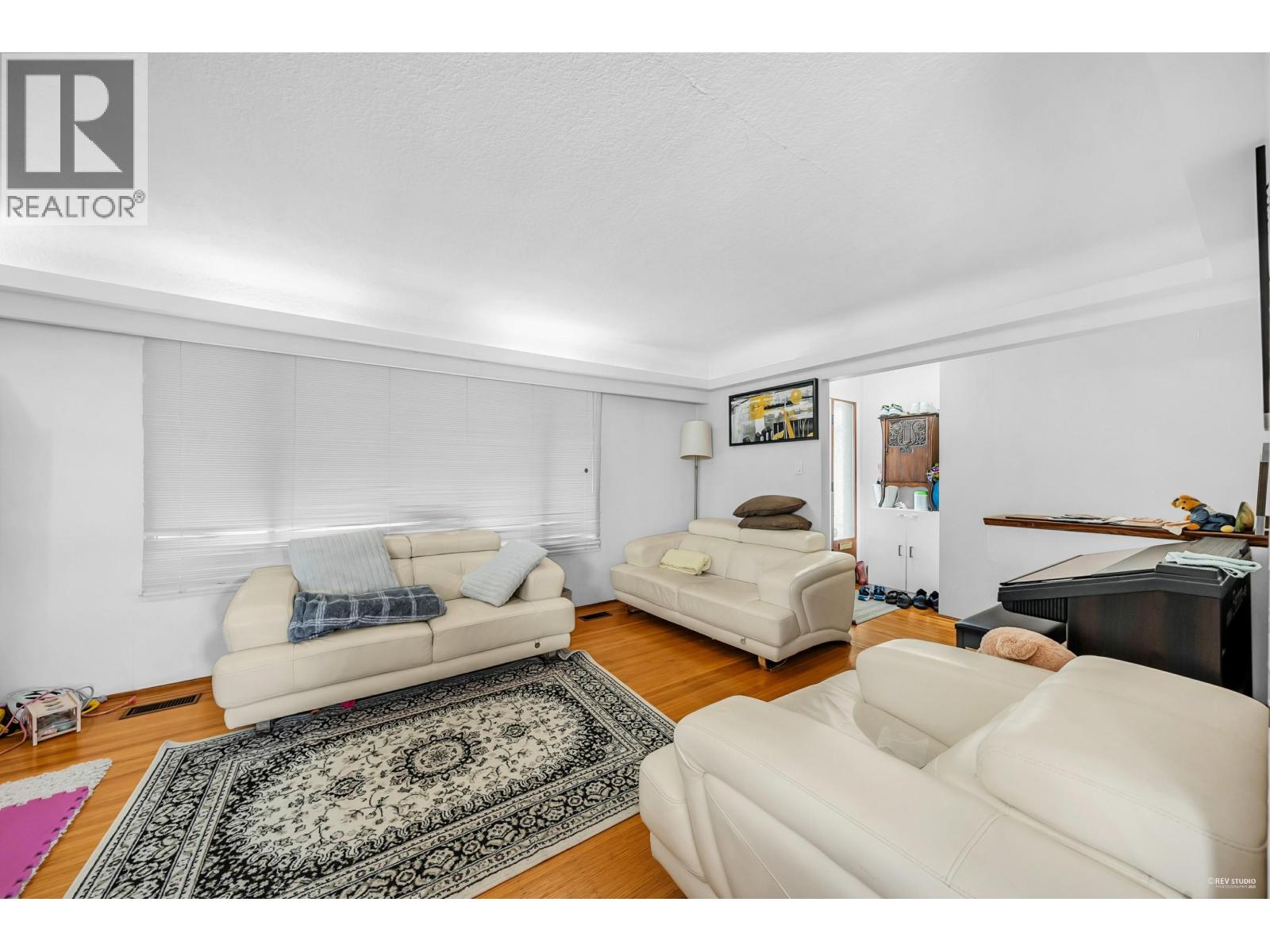 2975 E 41st Avenue, Vancouver, British Columbia  V5R 2X7 - Photo 2 - R3037905