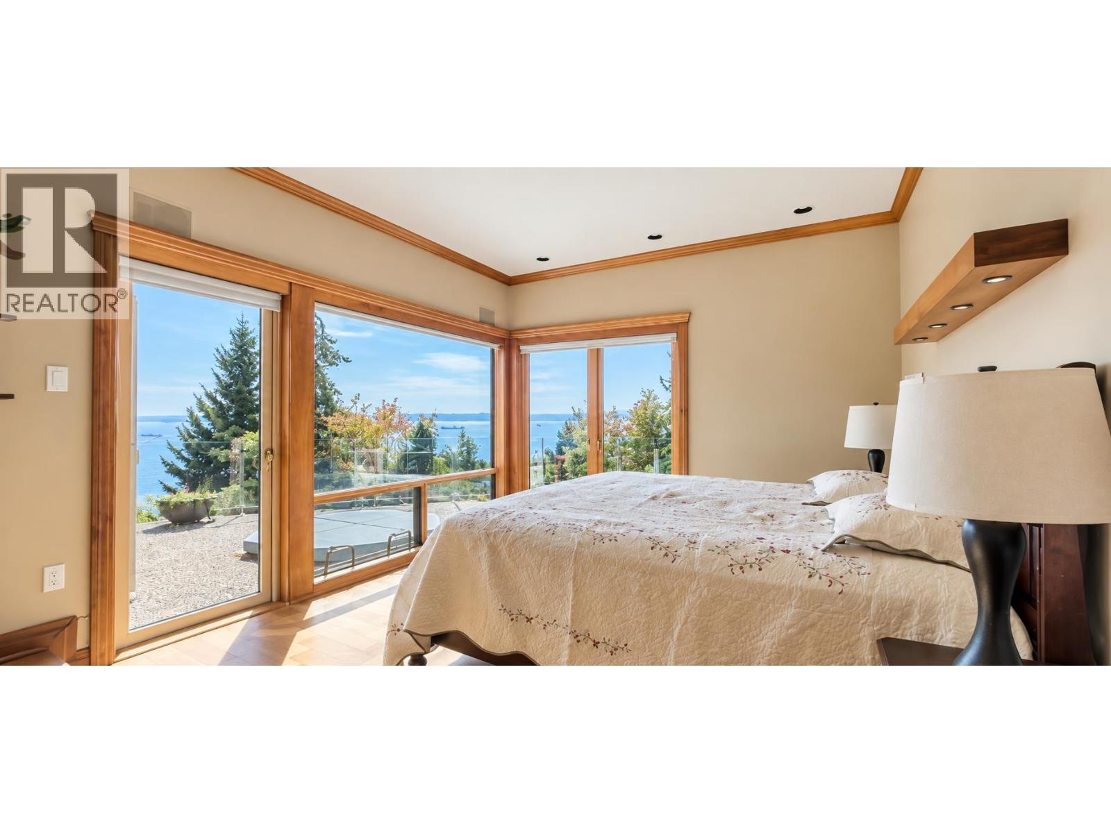 4180b Rose Crescent, West Vancouver, British Columbia  V7V 2N8 - Photo 11 - R3166298