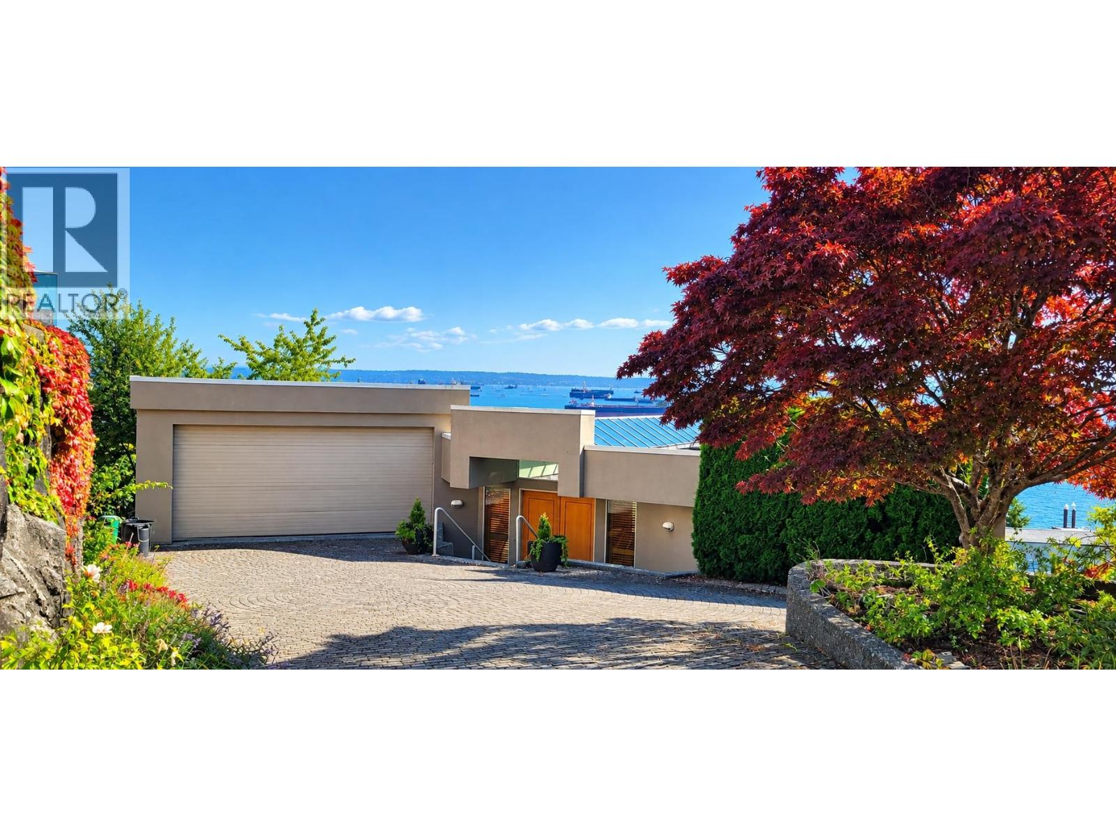 4180b Rose Crescent, West Vancouver, British Columbia  V7V 2N8 - Photo 2 - R3166298