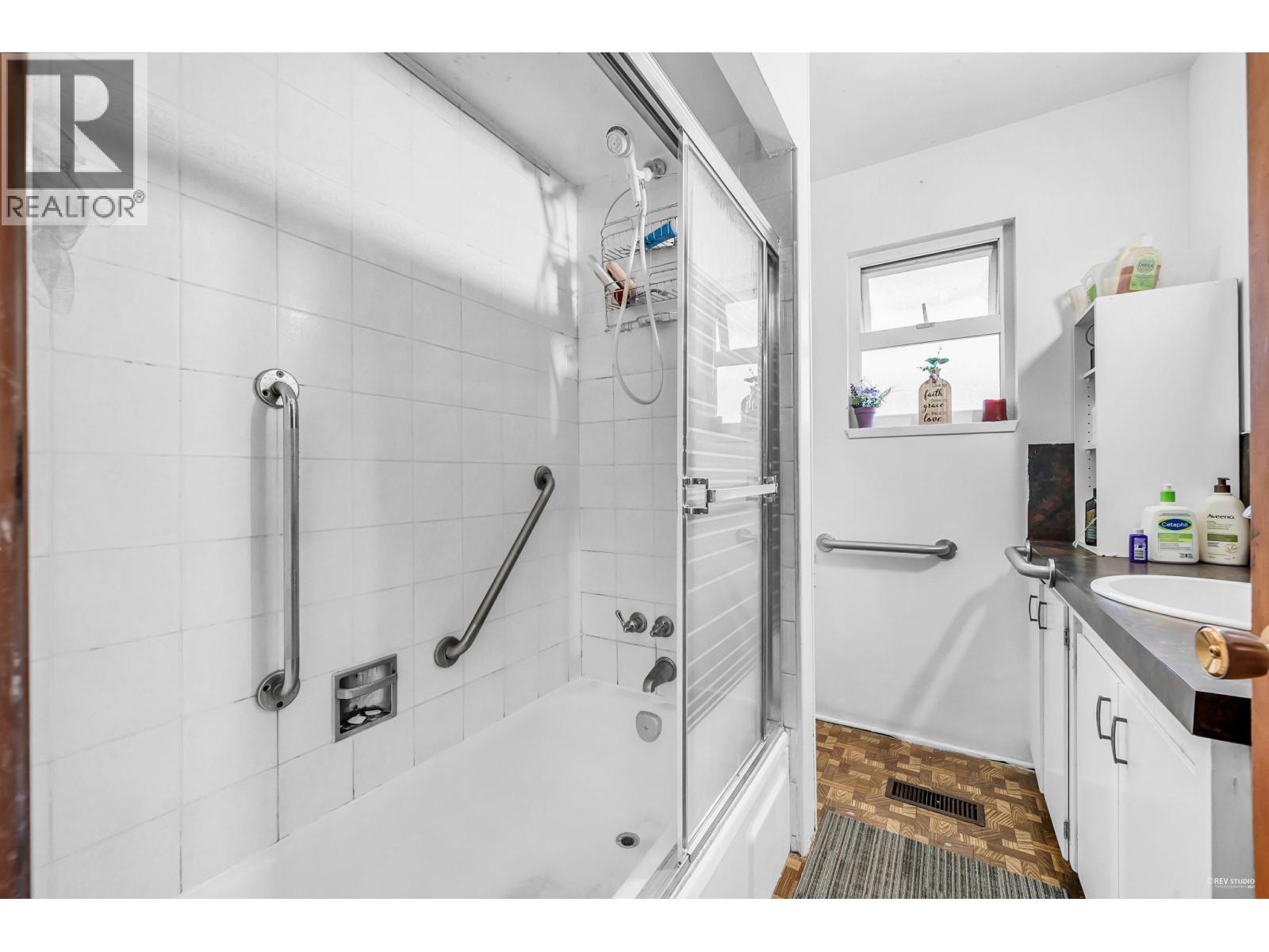 2975 E 41st Avenue, Vancouver, British Columbia  V5R 2X7 - Photo 11 - R3037905