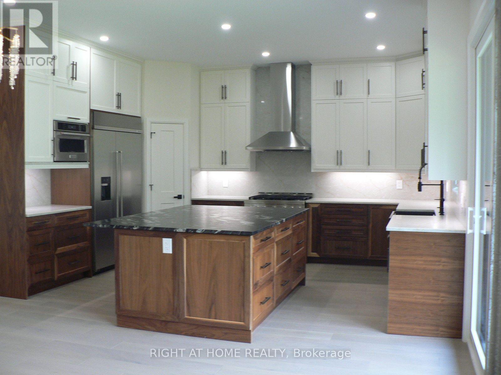 13 Bell Park Street, Ottawa, Ontario  K2S 1J1 - Photo 5 - X13819464