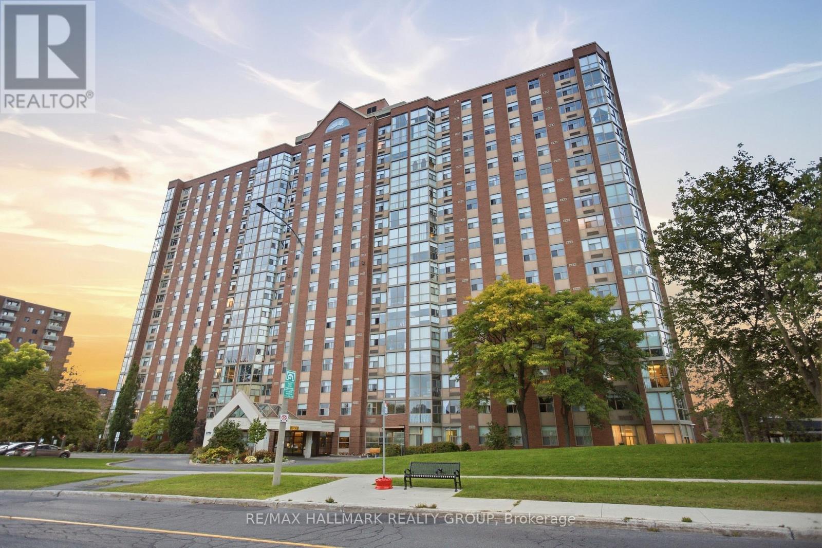 1710 - 2760 Carousel Crescent, Ottawa, Ontario K1T 2N4 - Photo 2 - X13819528
