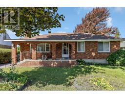 131 OAKRIDGE BOULEVARD, Ottawa, Ontario