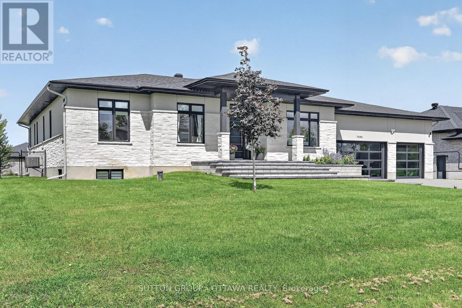 7095 Still Meadow Way, Ottawa, Ontario  K4P 0G1 - Photo 2 - X13819534