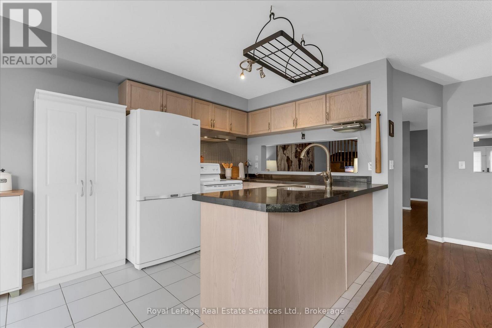 1155 Davis Lane, Milton, Ontario  L9T 5R2 - Photo 9 - W13819440