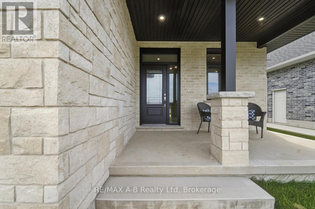 15 Orchard Drive, Stratford, Ontario  N5A 0J7 - Photo 3 - X12535762