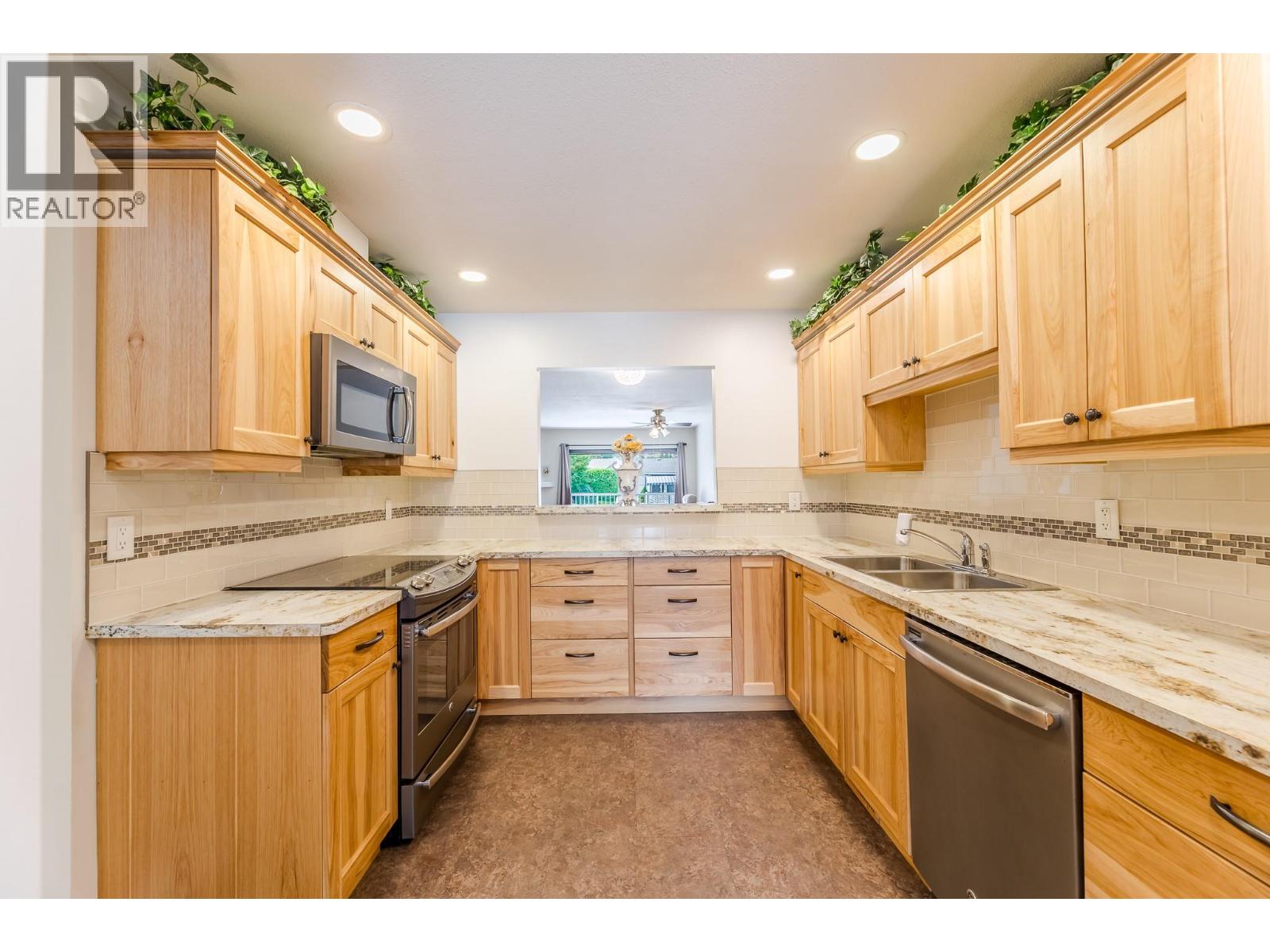 11121 Scott Street Unit# 10, Summerland, British Columbia  V0H 1Z0 - Photo 6 - 10400695