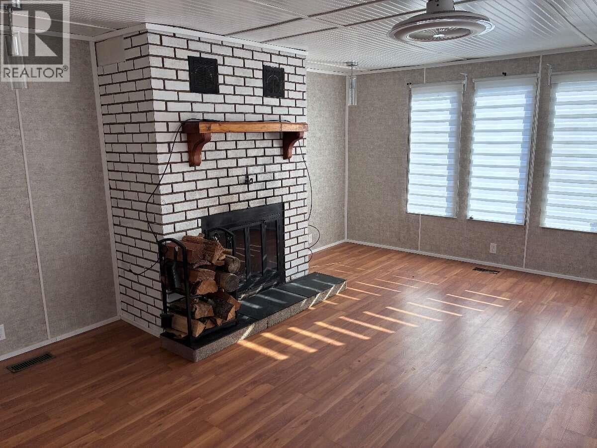 500 16th Avenue Unit# 16, Genelle, British Columbia V0G 1G0 - Photo 2 - 10401684
