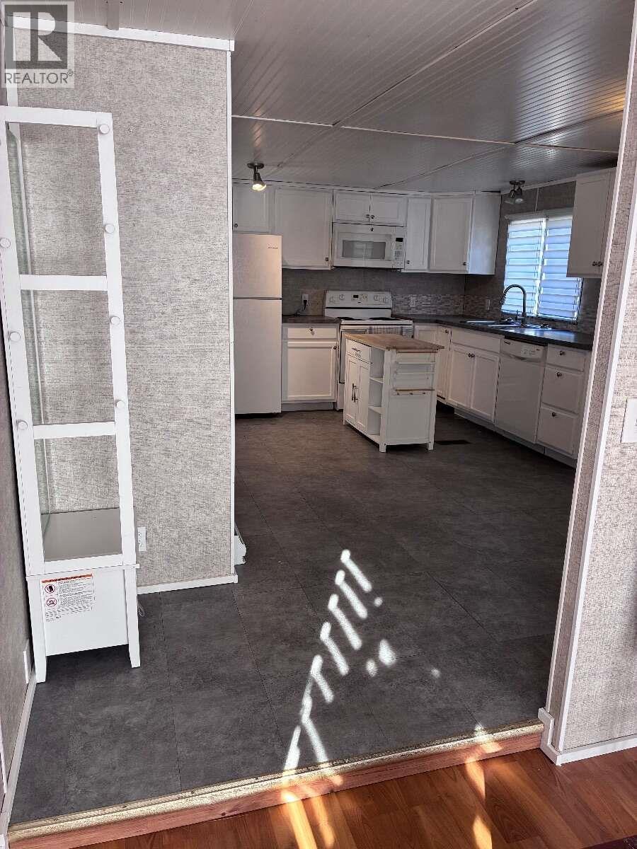 500 16th Avenue Unit# 16, Genelle, British Columbia V0G 1G0 - Photo 8 - 10401684