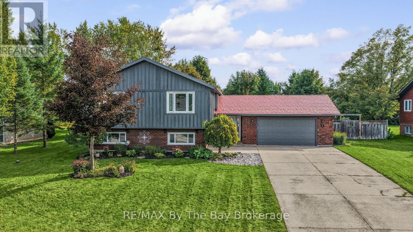 2 RED OAK DRIVE, Wasaga Beach, Ontario