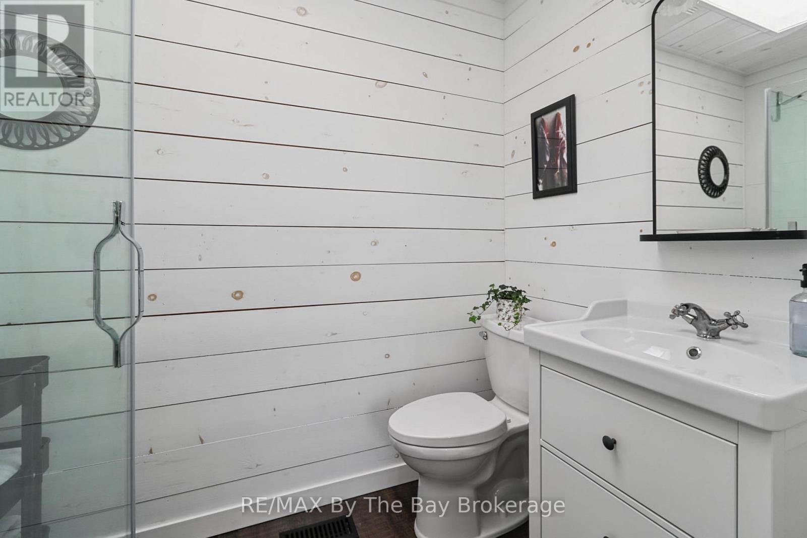 2 Red Oak Drive, Wasaga Beach, Ontario  L9Z 1J5 - Photo 24 - S13819576