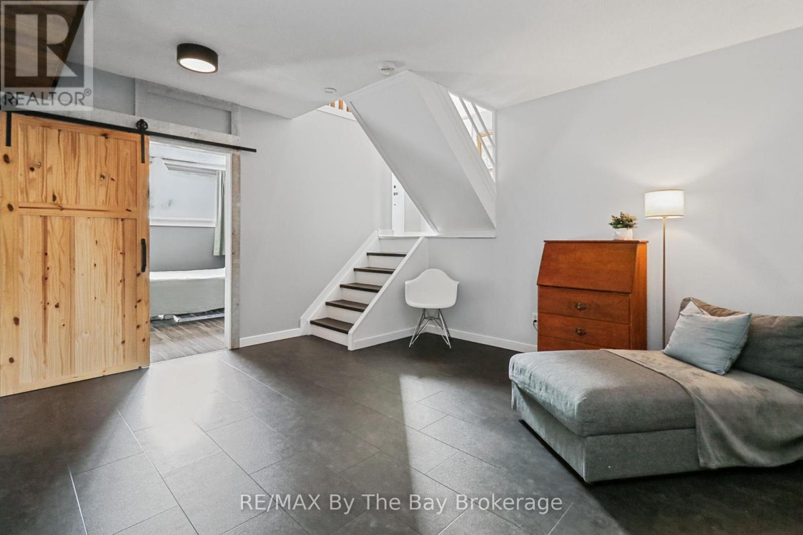 2 Red Oak Drive, Wasaga Beach, Ontario  L9Z 1J5 - Photo 27 - S13819576