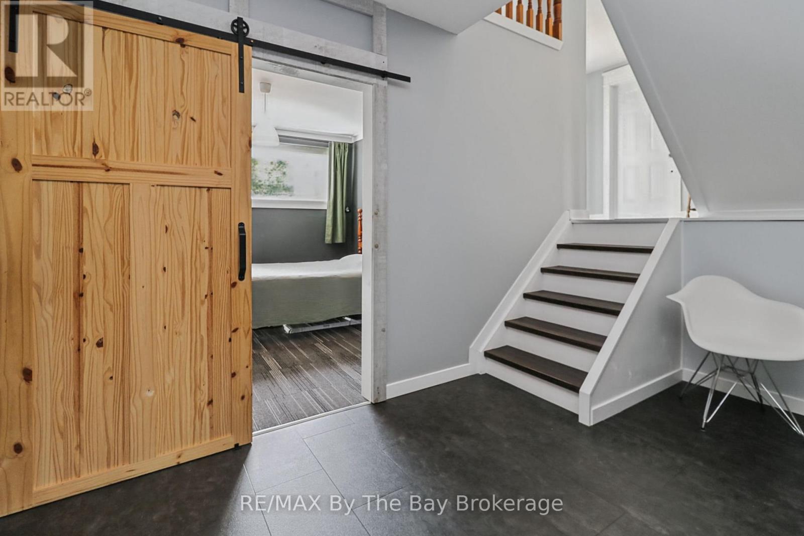 2 Red Oak Drive, Wasaga Beach, Ontario  L9Z 1J5 - Photo 28 - S13819576