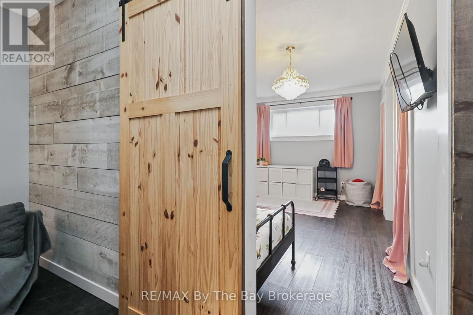 2 Red Oak Drive, Wasaga Beach, Ontario  L9Z 1J5 - Photo 30 - S13819576