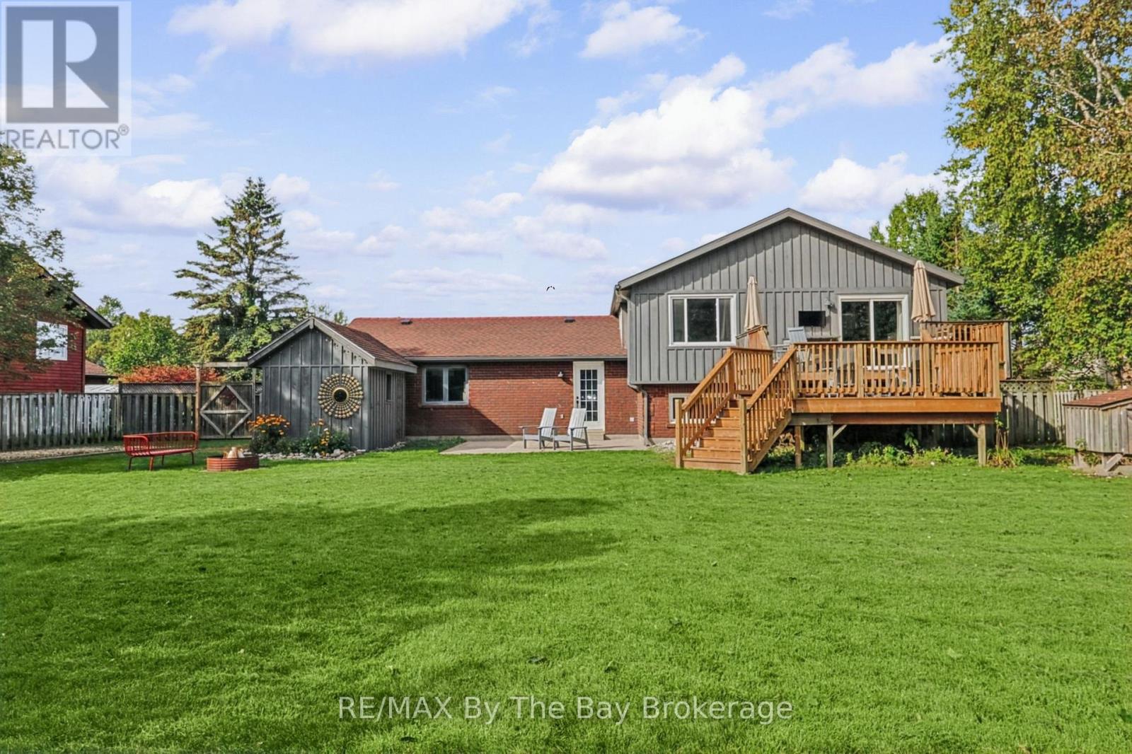 2 Red Oak Drive, Wasaga Beach, Ontario  L9Z 1J5 - Photo 4 - S13819576