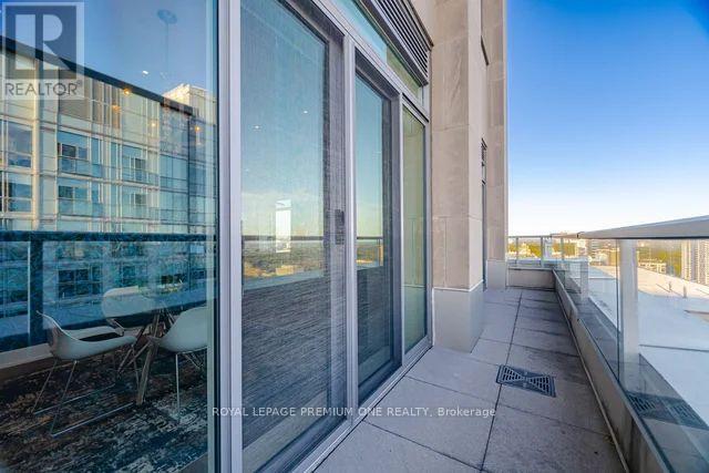 1903 - 111 St Clair Avenue W, Toronto, Ontario M4V 1N5 - Photo 26 - C13819618