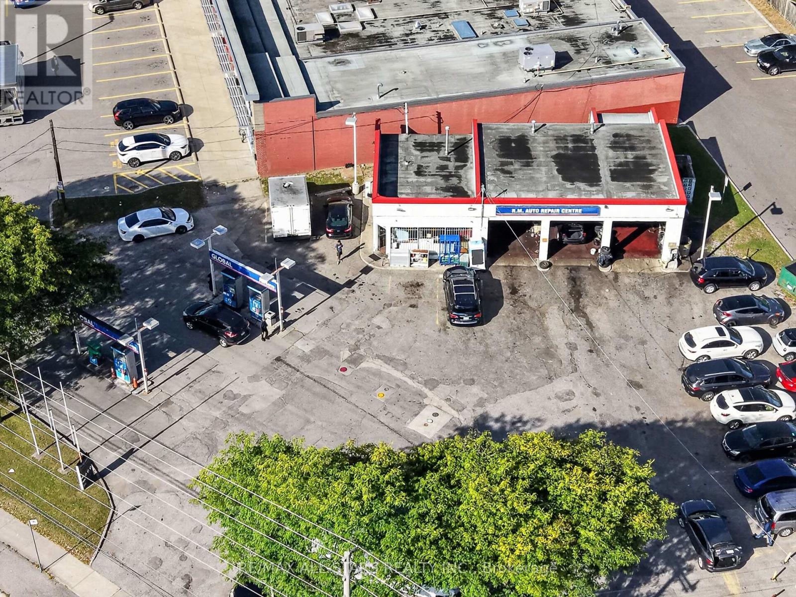 4418 KINGSTON ROAD, Toronto, Ontario