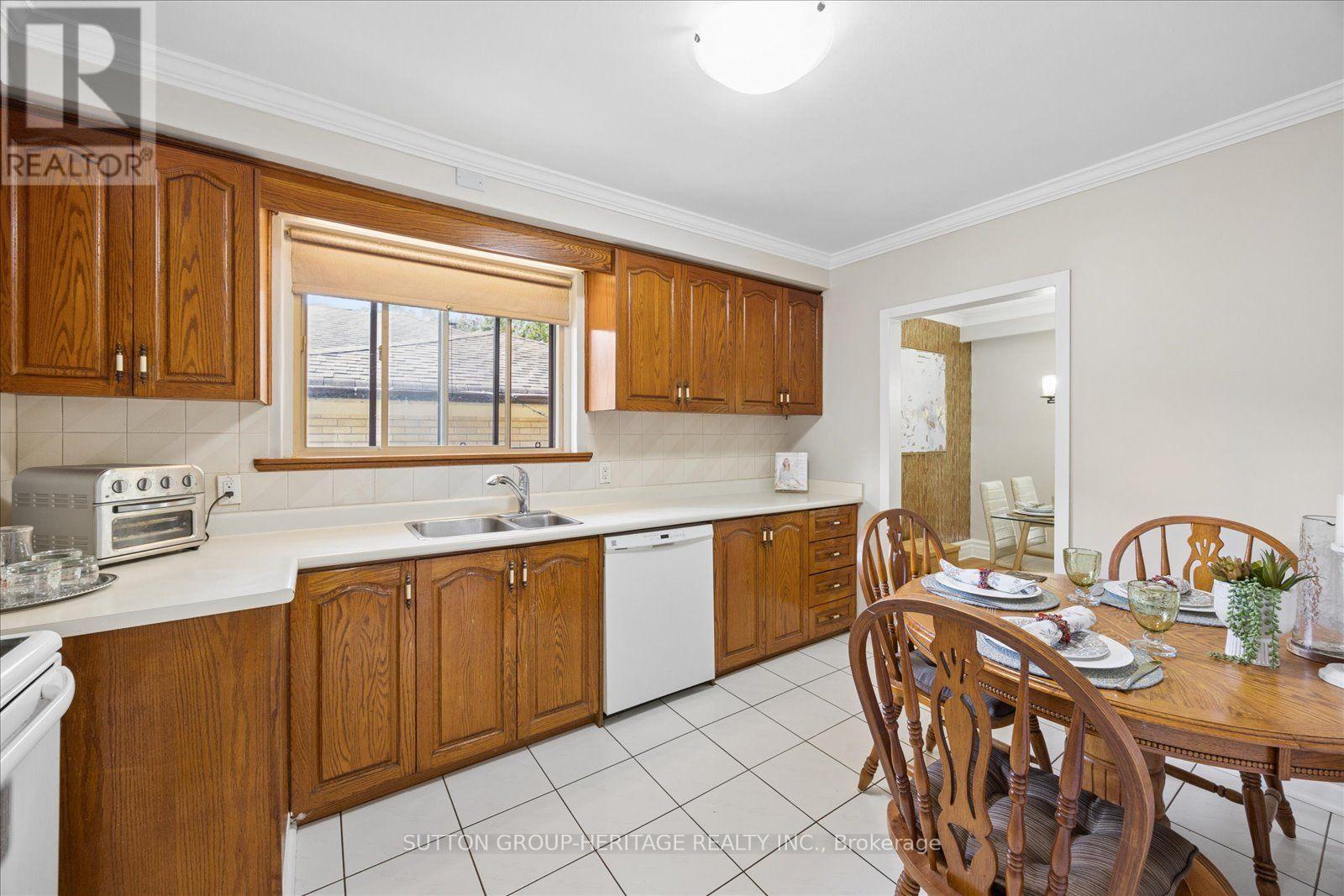 80 Applefield Drive, Toronto, Ontario  M1P 3Y2 - Photo 14 - E13819572