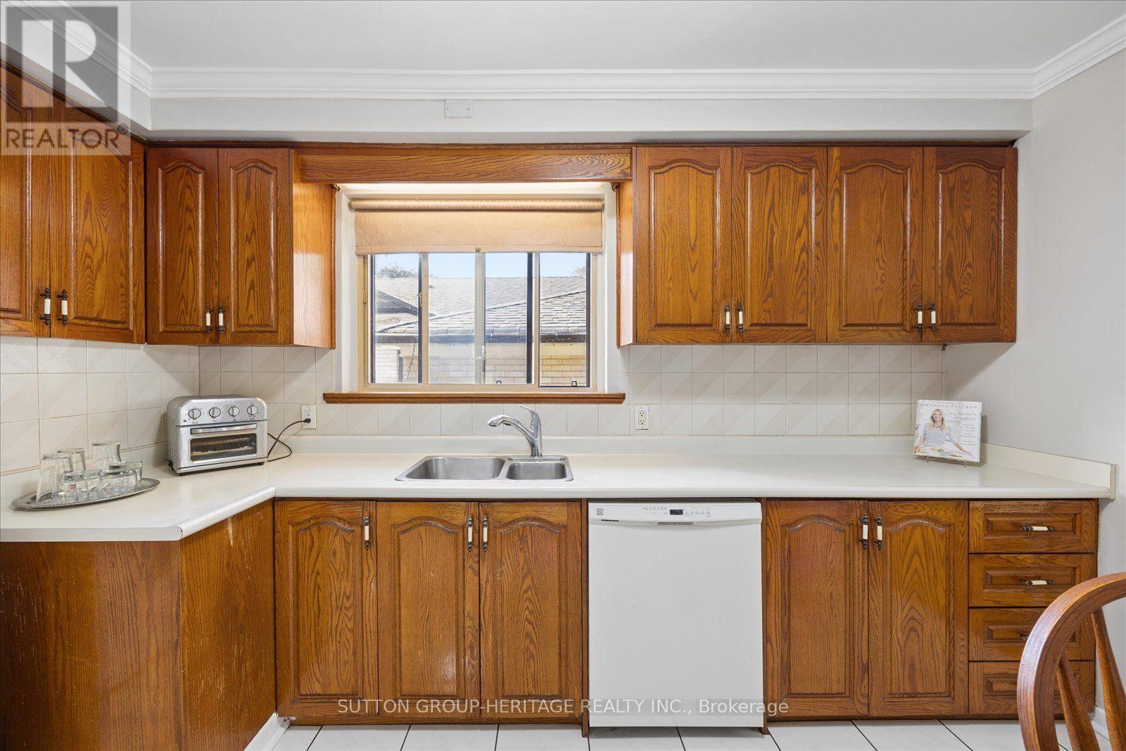 80 Applefield Drive, Toronto, Ontario  M1P 3Y2 - Photo 15 - E13819572