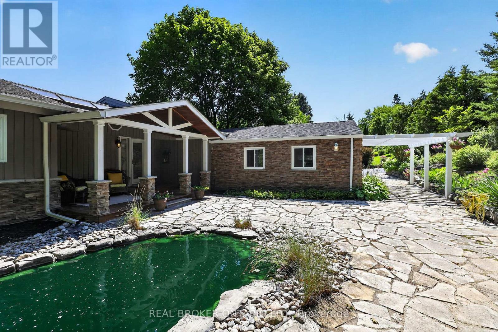 20417 Centre Street, East Gwillimbury, Ontario  L0G 1M0 - Photo 3 - N13819556