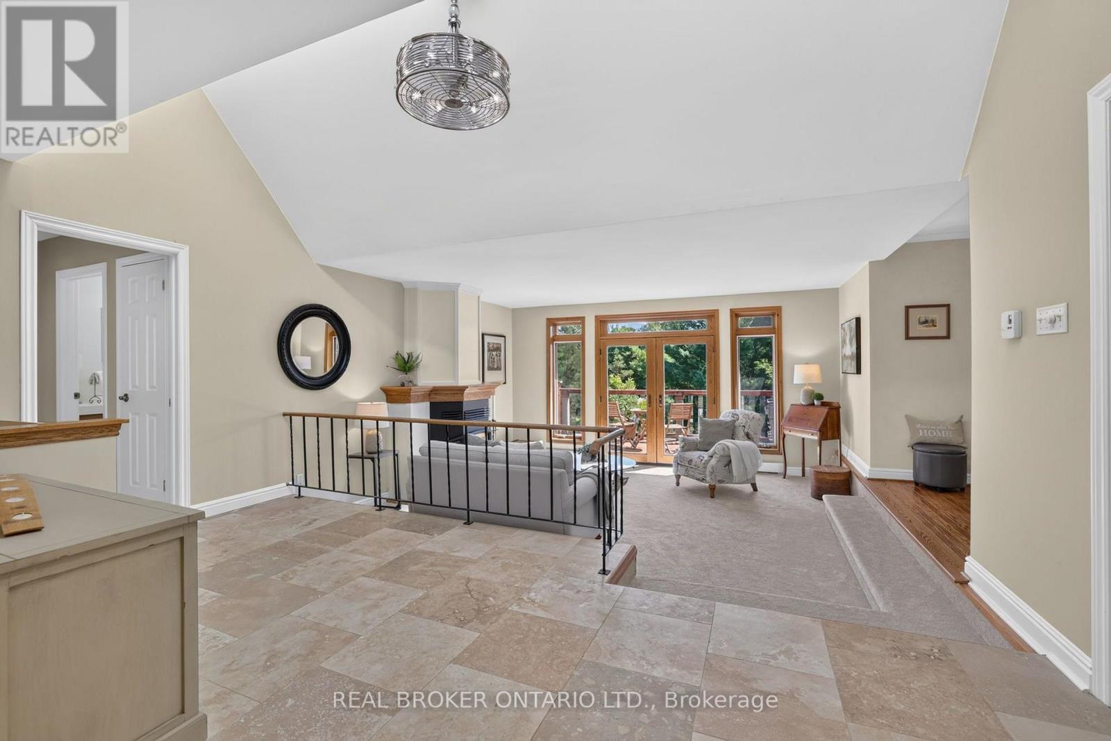 20417 Centre Street, East Gwillimbury, Ontario  L0G 1M0 - Photo 6 - N13819556