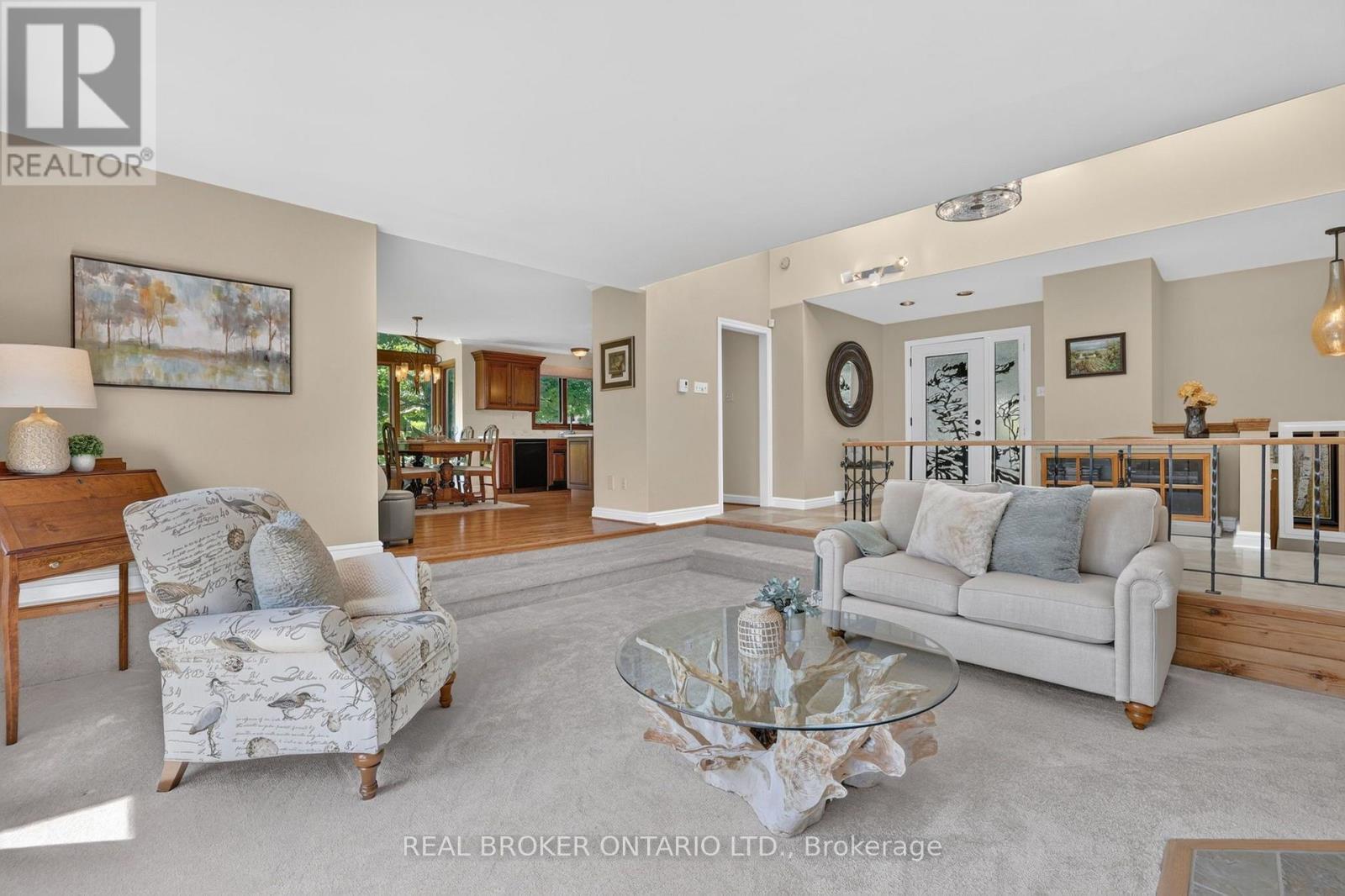 20417 Centre Street, East Gwillimbury, Ontario  L0G 1M0 - Photo 9 - N13819556