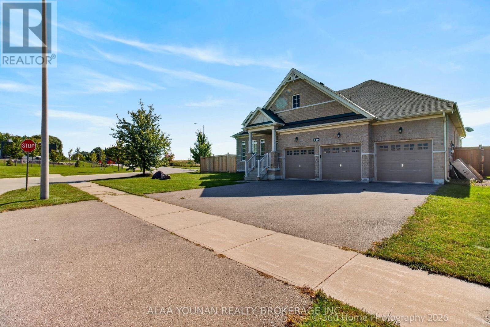 140 Copeland Crescent, Innisfil (Cookstown), Ontario  L0L 1L0 - Photo 2 - N13819664